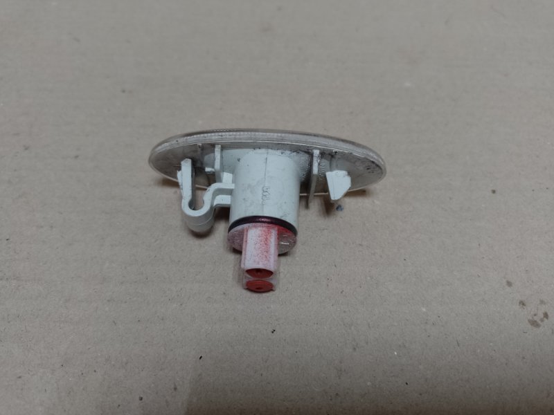 Повторитель поворота в крыло NISSAN LEAF 10-17