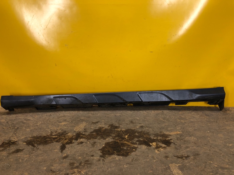 Накладка порога наружная левая HYUNDAI KONA OS 17-23 87751-J9500 Б/У