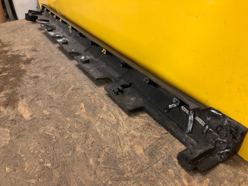 Накладка порога наружная левая KONA OS 17-23