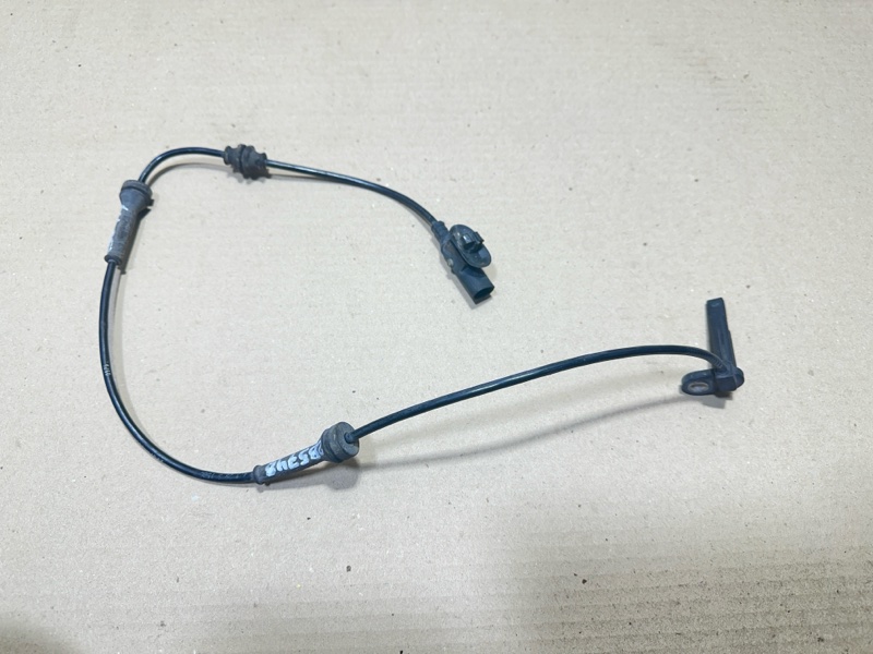 Запчасть датчик abs передний левый DODGE DART 12-16 2015 2.4 ED6 68082092AB Б/У Датчик ABS передний левый DODGE DART 12-16 2015 2.4 ED6 68082092AB Б/У