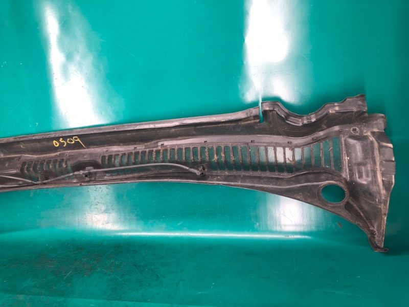 Пластик под лобовое стекло / Жабо FUSION 14- 2016 2.5L