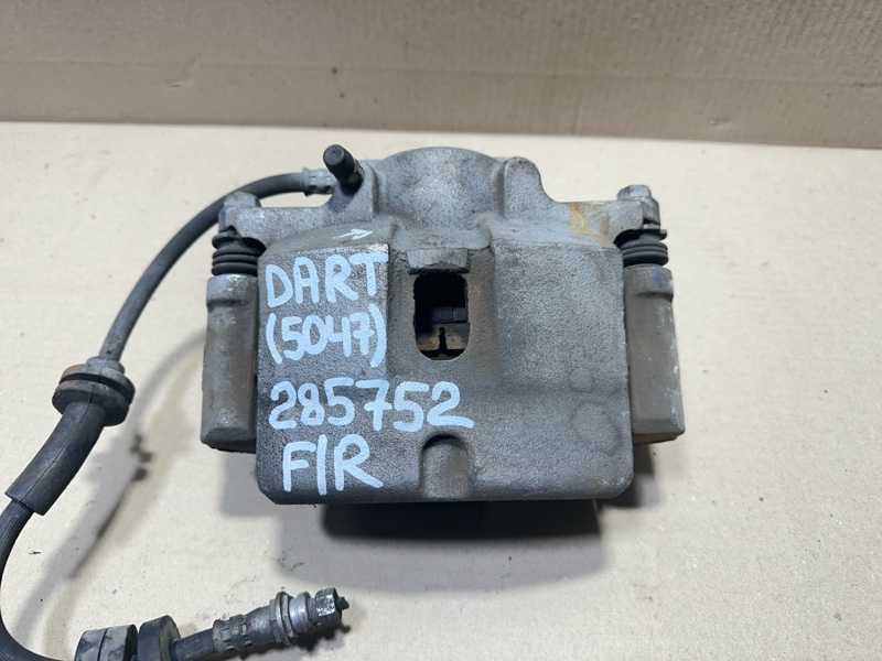 Суппорт тормозной передний правый DODGE DART 12-16 2015 2.4 ED6 68160684AA Б/У