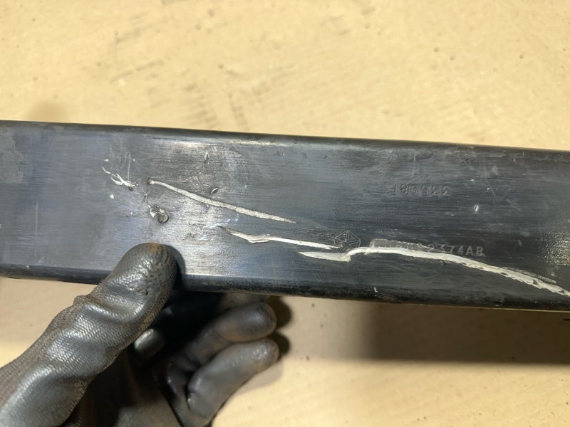 Кронштейн усилителя переднего бампера правый DODGE DART 12-16 2.4 ED6