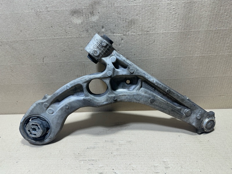 Рычаг передней подвески нижний левый DODGE DART 12-16 2.4 ED6