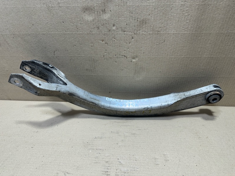 Рычаг задней подвески поперечный верхний DODGE DART 12-16 2015 2.4 ED6 5090090AD Б/У