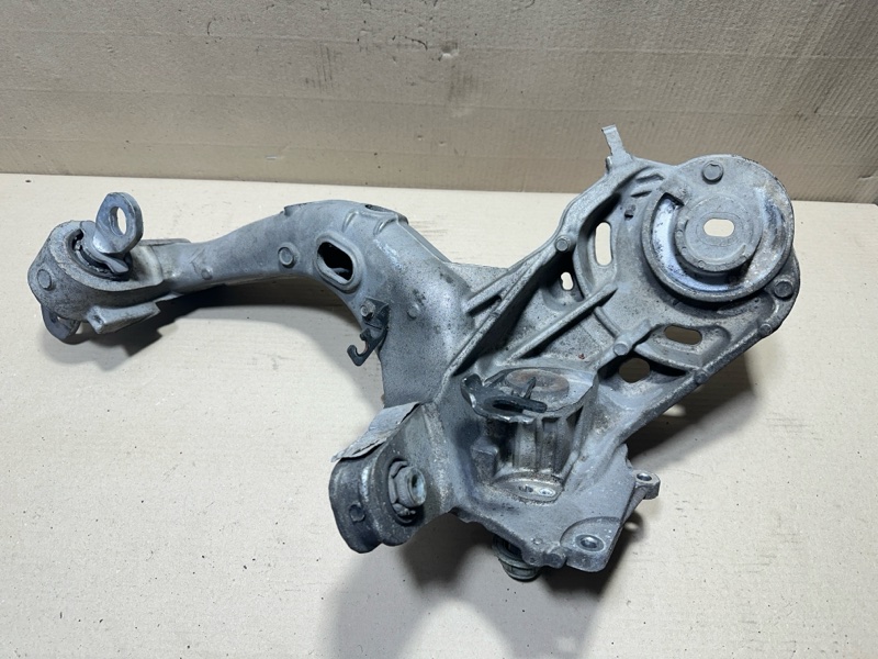 Рычаг задней подвески продольный левый DODGE DART 12-16 2.4 ED6