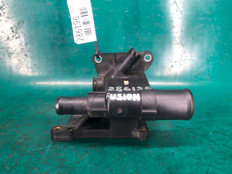 Фланец системы охлаждения FORD FUSION 14- 2016 2.5L 6S4Z-8K556-A Б/У