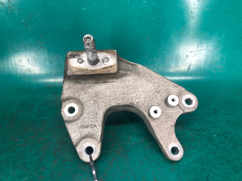 Кронштейн КПП левый FORD FUSION 14- 2016 2.5L DG9Z-7M125-B Б/У