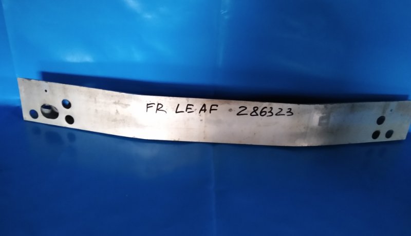 Усилитель переднего бампера передний NISSAN LEAF 10-17 62032-3NL0A Б/У