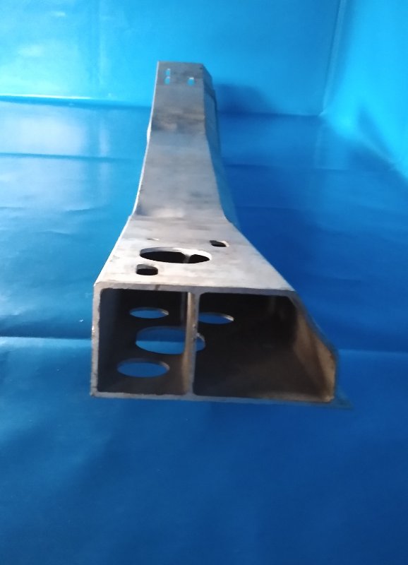 Усилитель переднего бампера передний LEAF 10-17