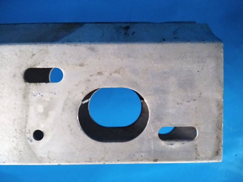 Усилитель переднего бампера передний LEAF 10-17