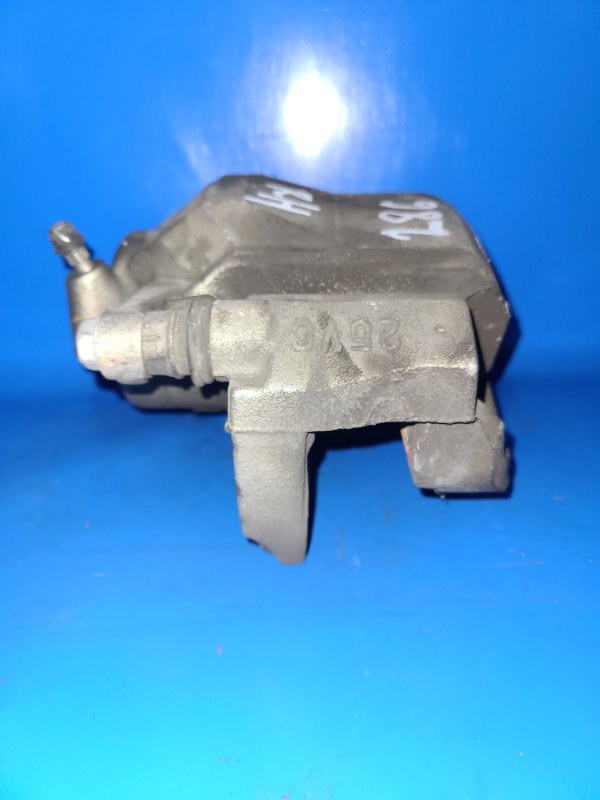 Суппорт тормозной передний правый COROLLA 150 06-13