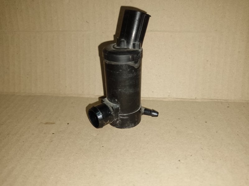 Насос омывателя стекла TOYOTA PRIUS - 30 09-17 Б/У