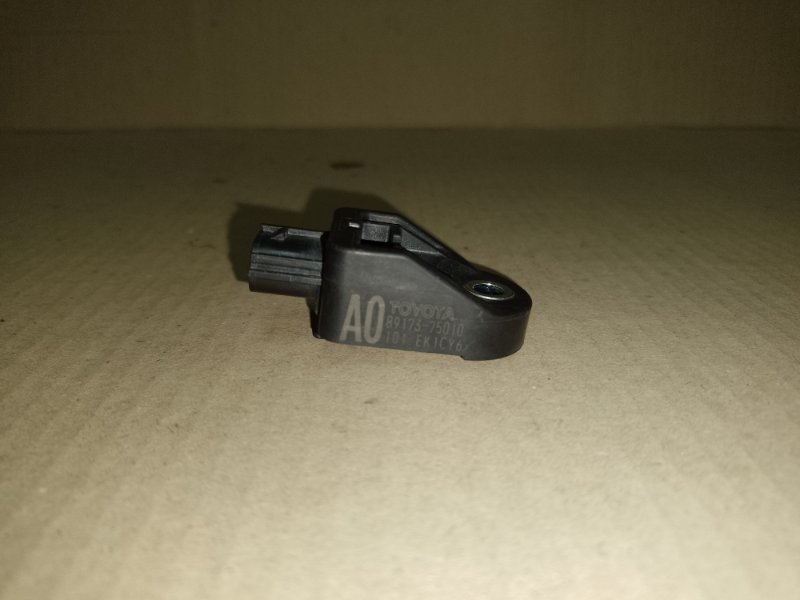 Датчик удара PRIUS - 30 09-17 Датчик удара PRIUS - 30 09-17