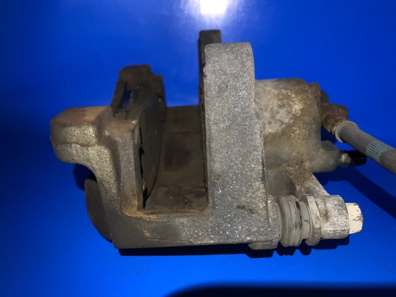 Суппорт тормозной передний правый CX-5 (KE) 11-17