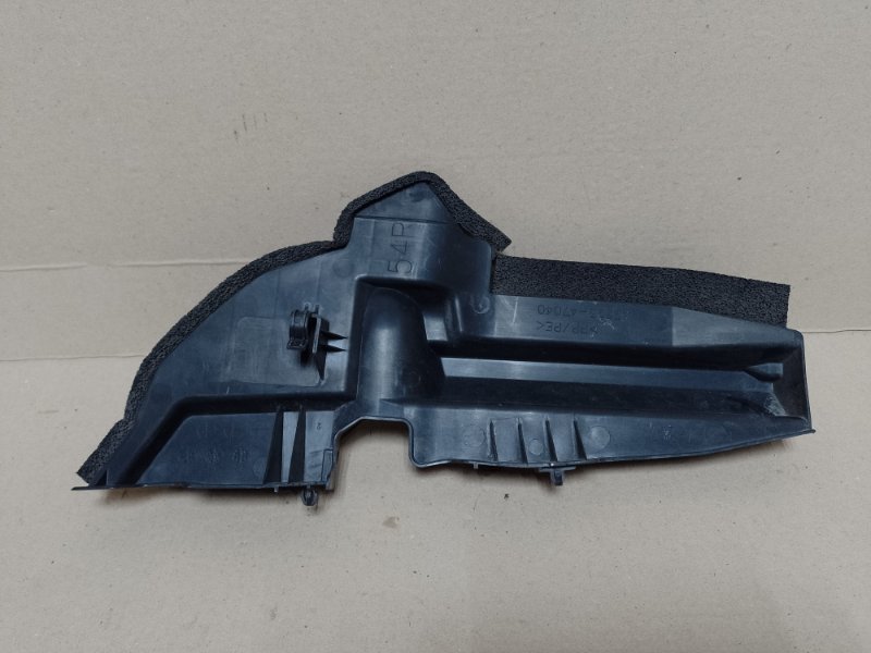 Дефлектор радиатора правый TOYOTA PRIUS - 30 09-17 53293-47040 Б/У