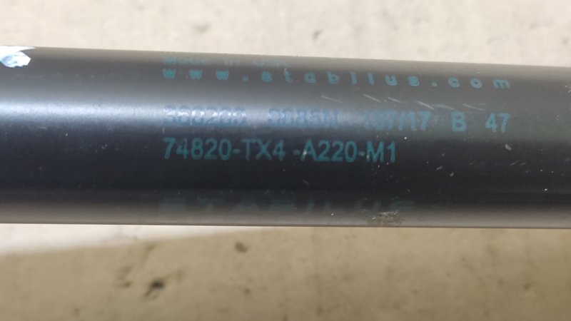 Амортизатор крышки багажника задний RDX 12-19 2017 TB4 3.5 J35Z2