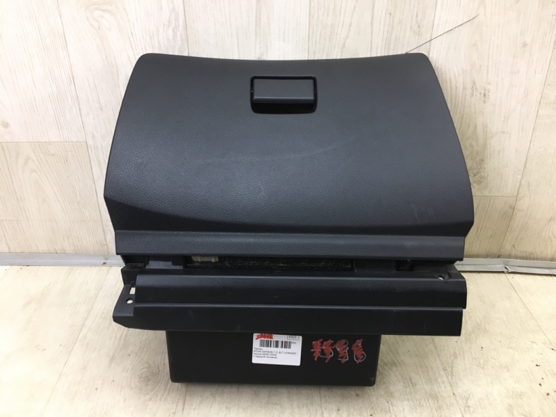 Бардачок NISSAN SENTRA B17 12-21 2017 B17 1.8 MRA8DE 68520-4AT0A Б/У