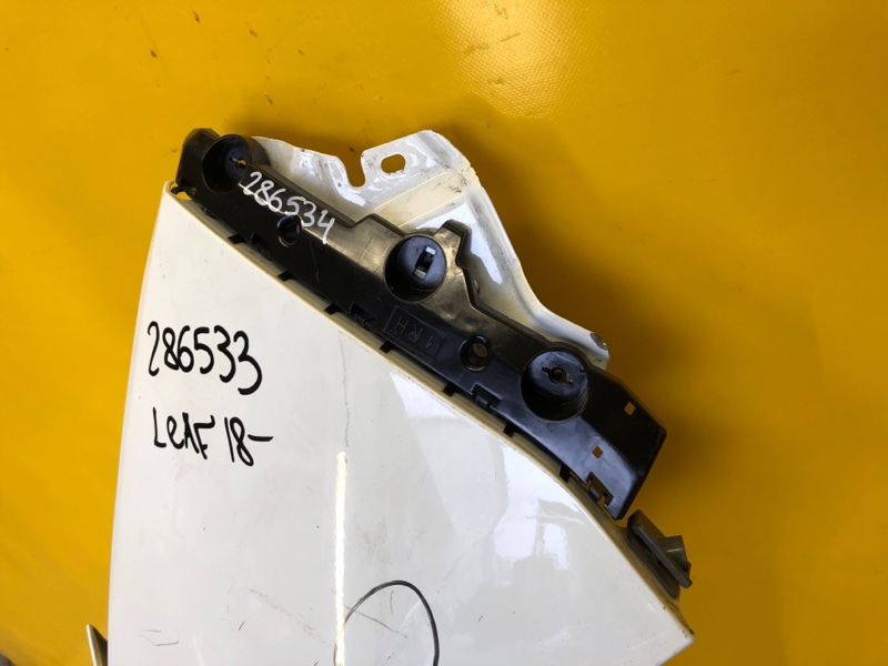 Кронштейн переднего бампера (на крыле) правый NISSAN LEAF 18-
