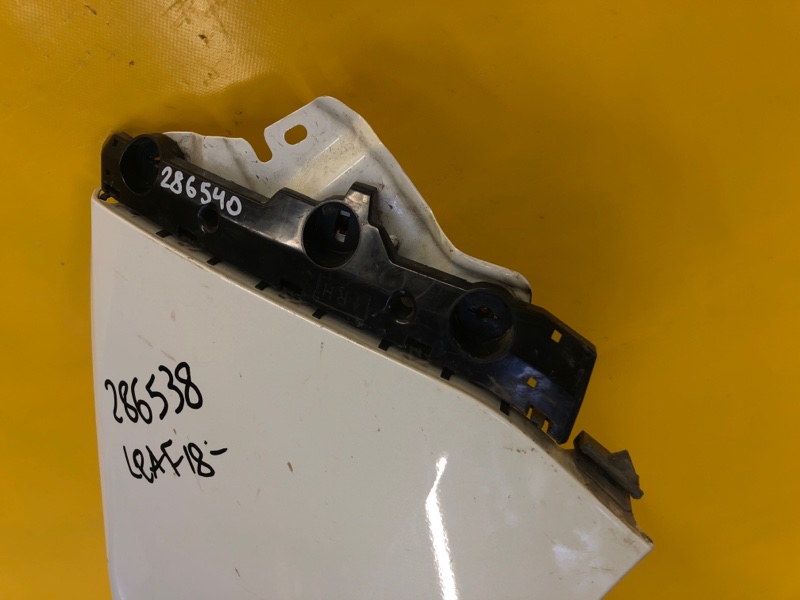 Кронштейн переднего бампера (на крыле) правый NISSAN LEAF 18-