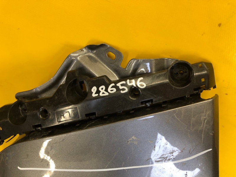 Кронштейн переднего бампера (на крыле) левый LEAF 18-