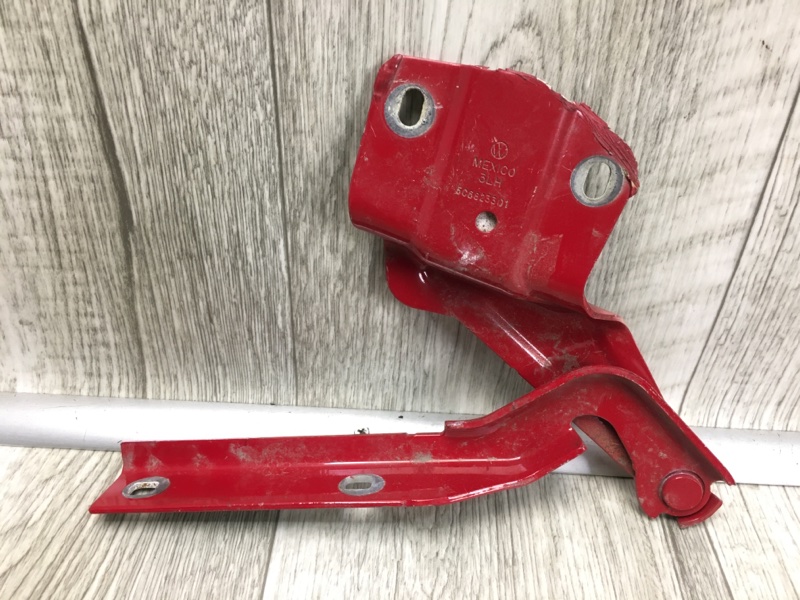 Петля капота левая VOLKSWAGEN JETTA USA 10-17 2011 Седан CBTA 2.5L 5C6 823 301 A Б/У