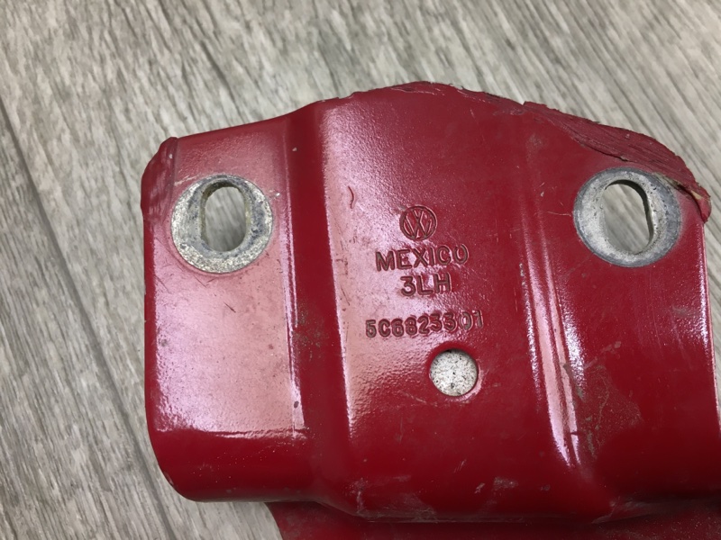 Петля капота левая JETTA USA 10-17 2011 Седан CBTA 2.5L