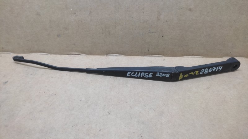 Поводок стеклоочистителя передний правый MITSUBISHI ECLIPSE 05-08 2006 COUPE 2.4 8250A096 Б/У