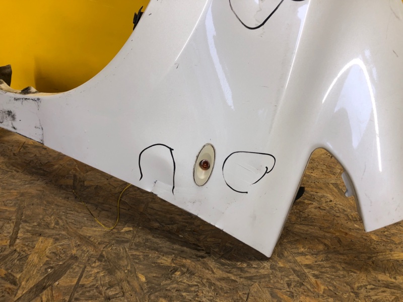 Крыло переднее левое LEAF 10-17