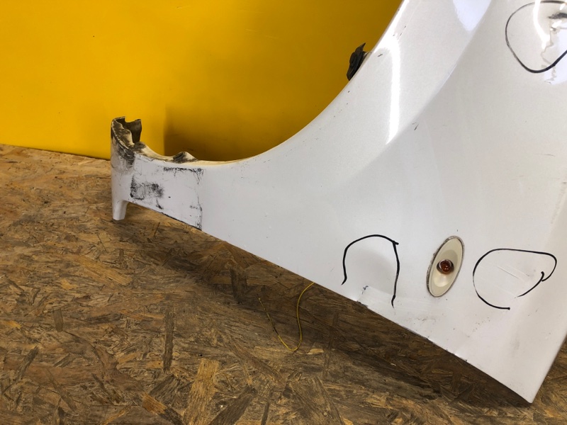 Крыло переднее левое LEAF 10-17