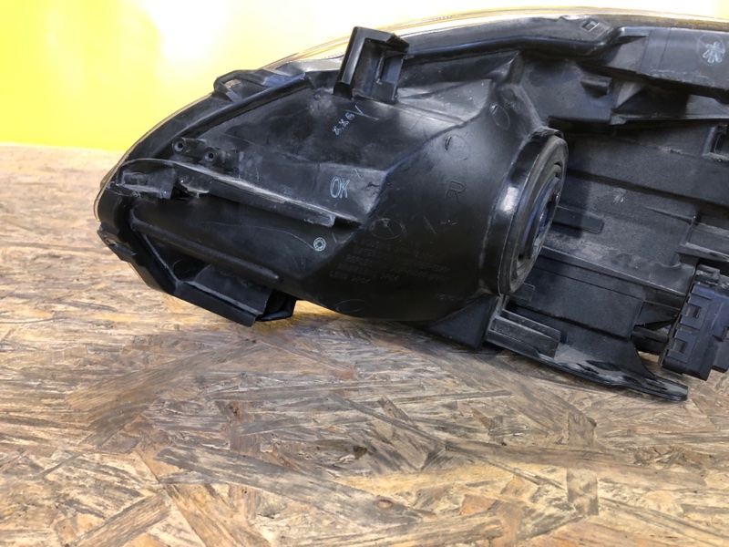 Фара правая PRIUS - 30 09-17 Фара правая PRIUS - 30 09-17