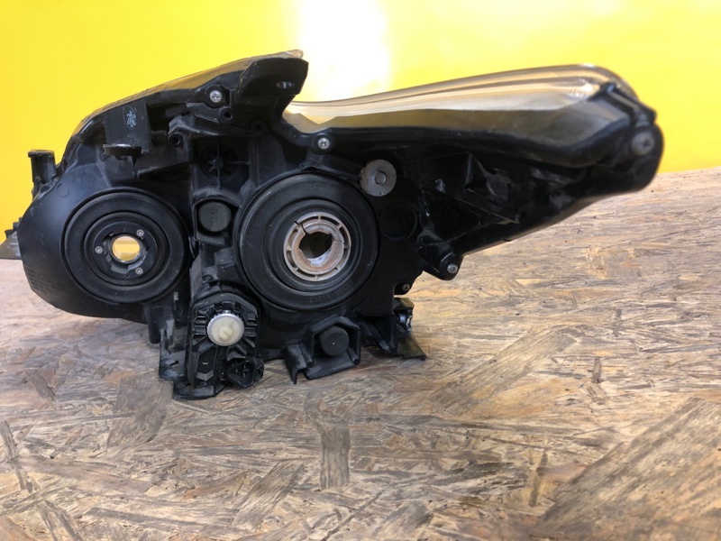 Фара правая PRIUS - 30 09-17 Фара правая PRIUS - 30 09-17