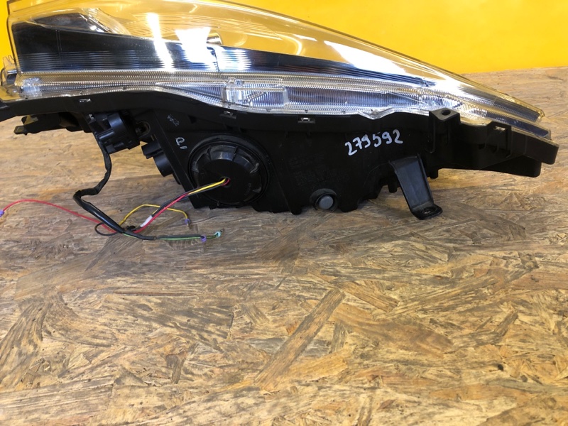 Фара левая LEAF 10-17