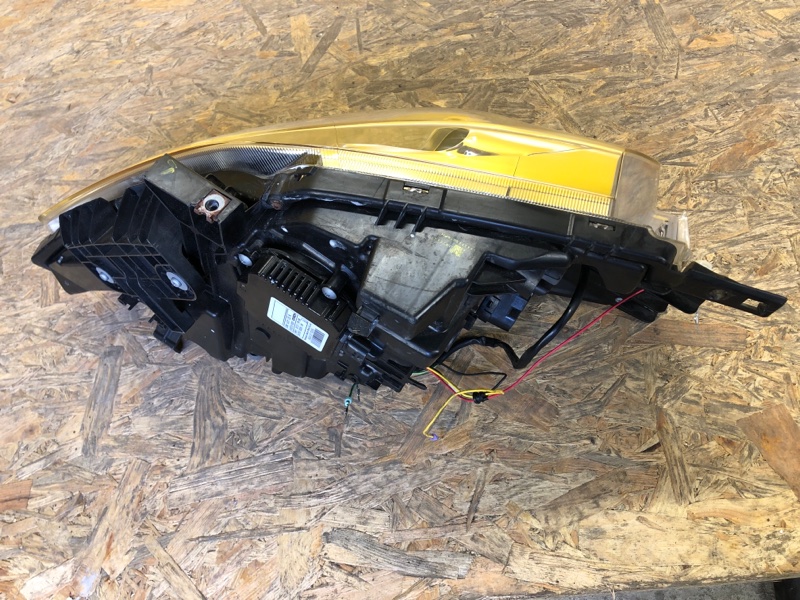 Фара левая LEAF 10-17