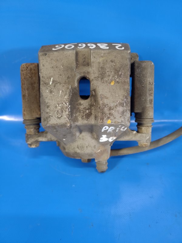 Суппорт тормозной передний правый TOYOTA PRIUS - 30 09-17 4773047060 Б/У