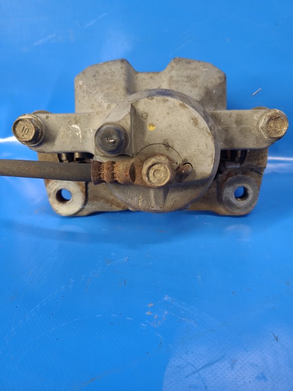 Суппорт тормозной передний левый TOYOTA PRIUS - 30 09-17