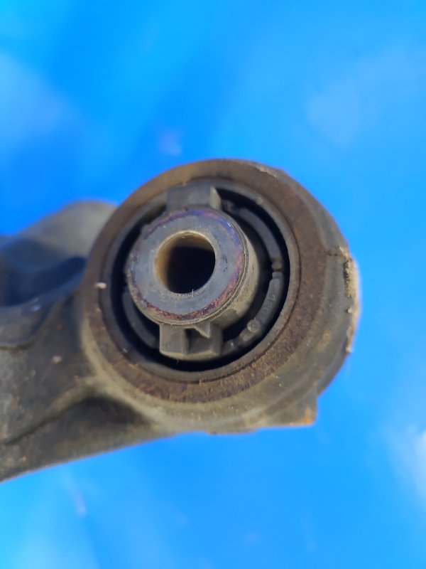 Цапфа задняя левая CX-5 (KE) 11-17