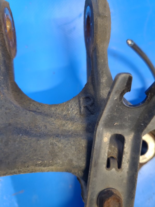 Цапфа задняя правая MAZDA CX-5 (KE) 11-17