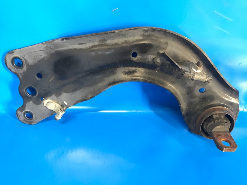 Рычаг задней подвески продольный правый CX-5 (KE) 11-17