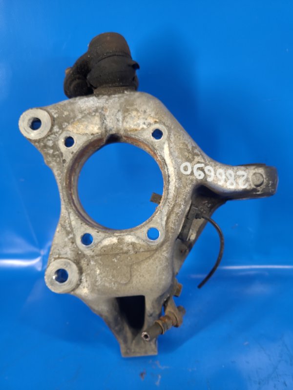 Кулак поворотный передний правый TOYOTA PRIUS - 30 09-17 4320147030 Б/У