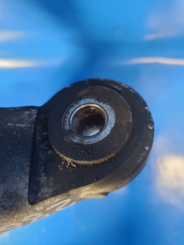 Кулак поворотный передний правый TOYOTA PRIUS - 30 09-17