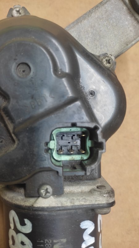 Моторчик стеклоочистителя передний NISSAN MURANO Z50 02-07 3.5 VQ35DE