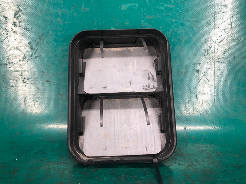 Клапан вентиляции салона задний правый NISSAN QASHQAI/ROGUE SPORT 14- 2017 MR20DD 76804-4CL1A Б/У