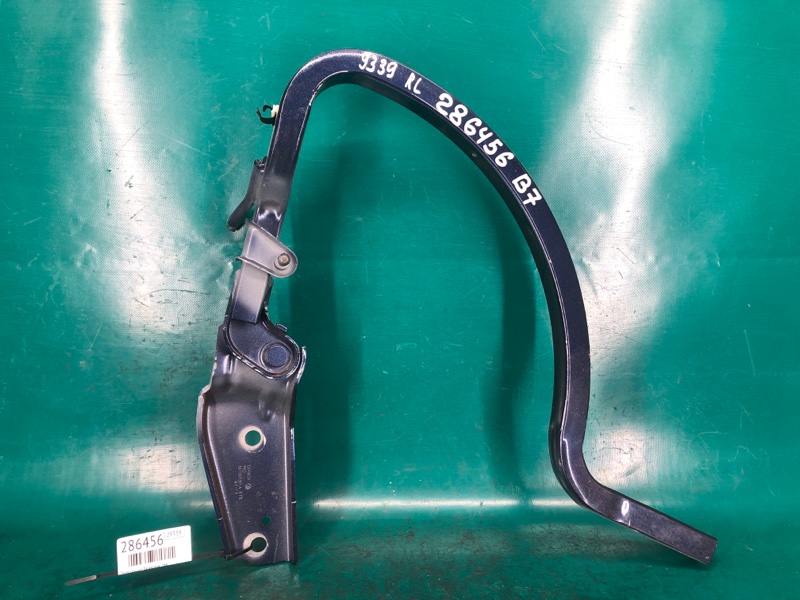 Петля крышки багажника левая VOLKSWAGEN PASSAT B7 11-15 11/2011 CBTA 2.5L 561827301A Б/У