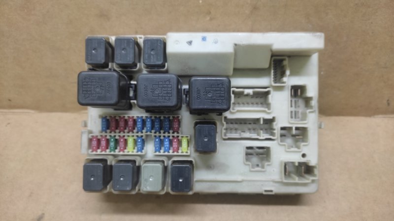 Блок предохранителей моторный отсек NISSAN MURANO Z50 02-07 2004 3.5 VQ35DE 284B7-CA006 Б/У