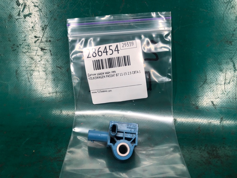 Датчик удара задний левый PASSAT B7 11-15 11/2011 CBTA 2.5L