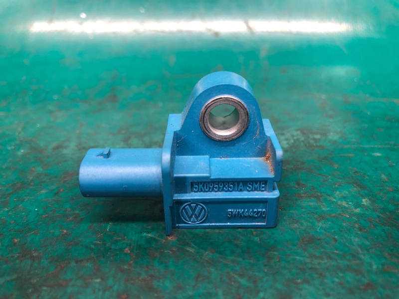 Датчик удара задний левый VOLKSWAGEN PASSAT B7 11-15 CBTA 2.5L