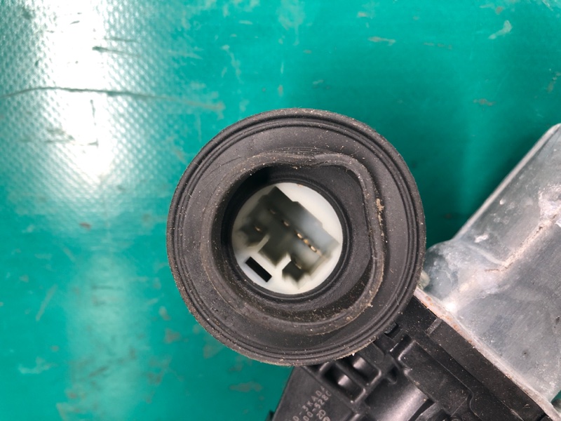 Стеклоподъемник задний правый PATHFINDER R52 12-21 2020 3.5 VQ35DD