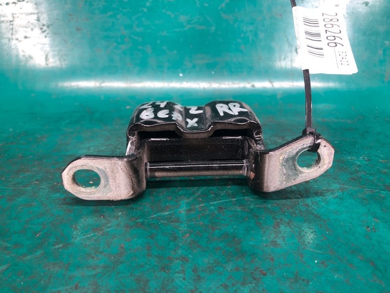 Петля двери верхняя задняя правая PATHFINDER R52 12-21 2020 3.5 VQ35DD