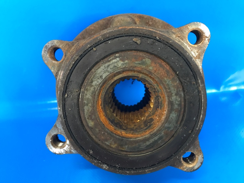 Ступица передняя левая PRIUS - 30 09-17 Ступица передняя левая PRIUS - 30 09-17